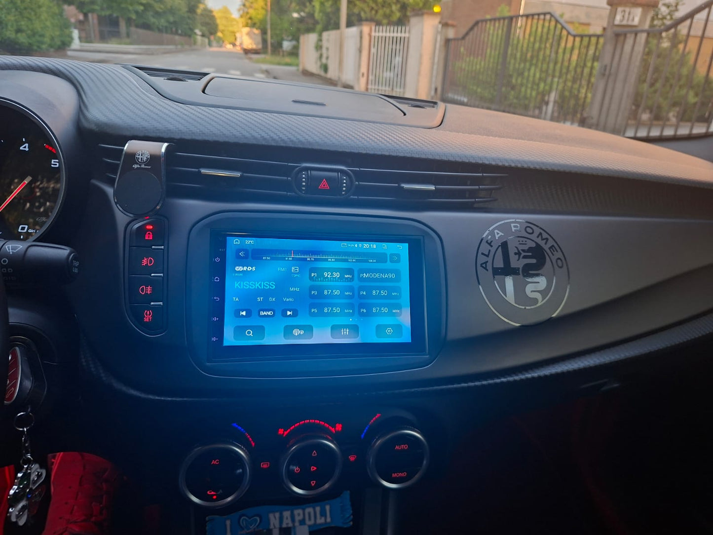AlfaRomeo   Giulietta   7"   |   Dal   2014-2020   |   Android   |   Bluetooth   |   CarPlay   |   Android   Auto   | 4GB/6GB Ram + CENTRALINA CANBAS PER RECUPERI DEI COMANDI AL VOLANTE