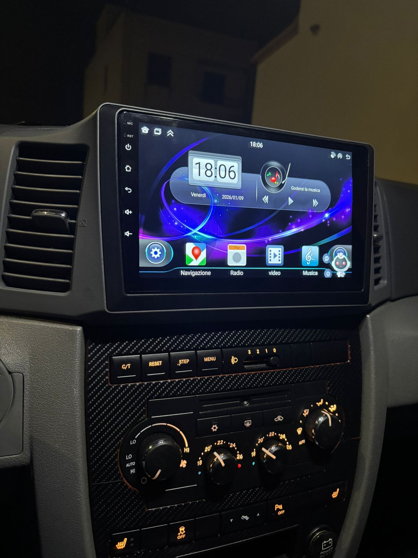Autoradio   per   Jeep   Grand   Cherokee   9”|   2004-2010   |   Android   |   Bluetooth   |   CarPlay   |   Android   Auto   |   2GB/4GB/8GB   Ram
