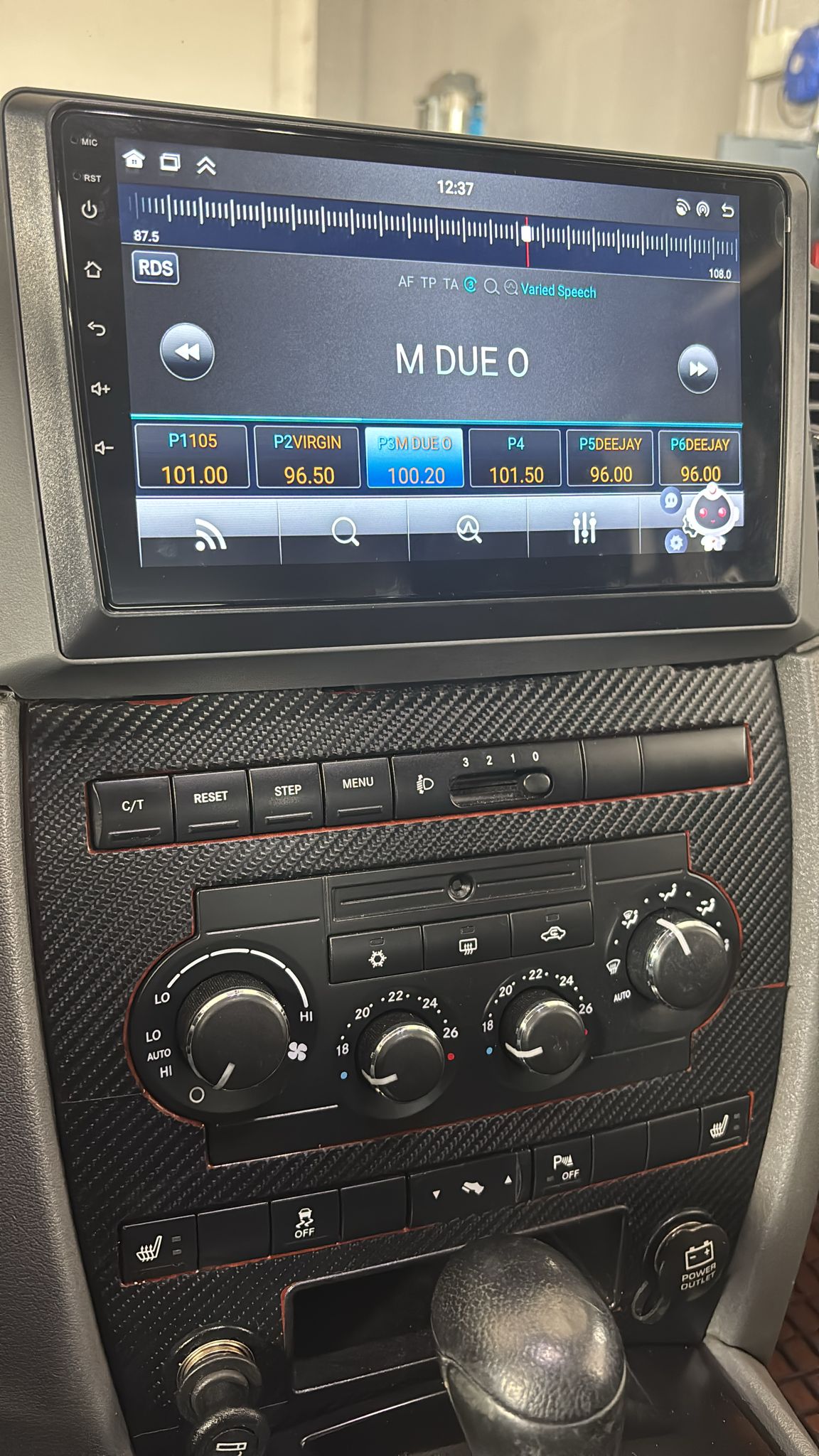 Autoradio   per   Jeep   Grand   Cherokee   9”|   2004-2010   |   Android   |   Bluetooth   |   CarPlay   |   Android   Auto   |   2GB/4GB/8GB   Ram