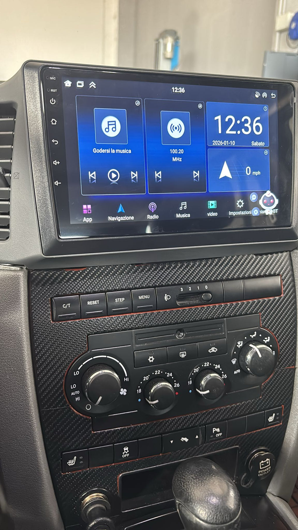 Autoradio   per   Jeep   Grand   Cherokee   9”|   2004-2010   |   Android   |   Bluetooth   |   CarPlay   |   Android   Auto   |   2GB/4GB/8GB   Ram