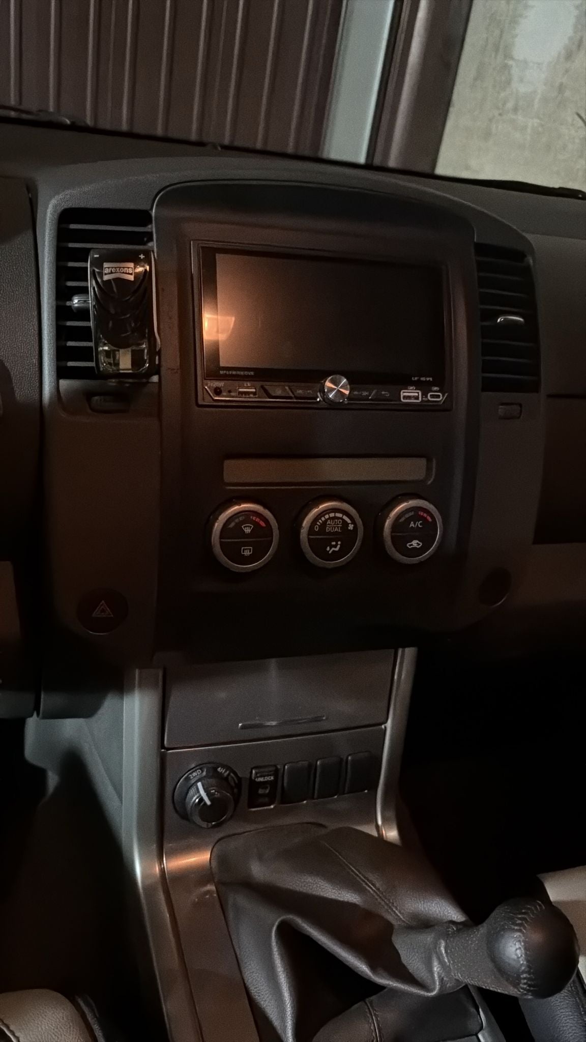 Nissan Navara d40 2011>9”CarPlay+Android auto Wi-Fi -Bluetooth - Mascherina Inclusa - Autoradio 2 Din Carplay / Stereo Touch  | Navigatore GPS + Bluetooth + Wifi